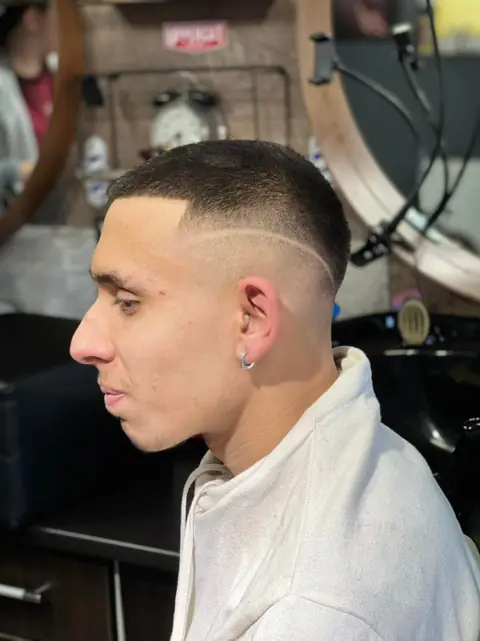 Lucrare Five Stars Barbershop Gherla — fotografie 120