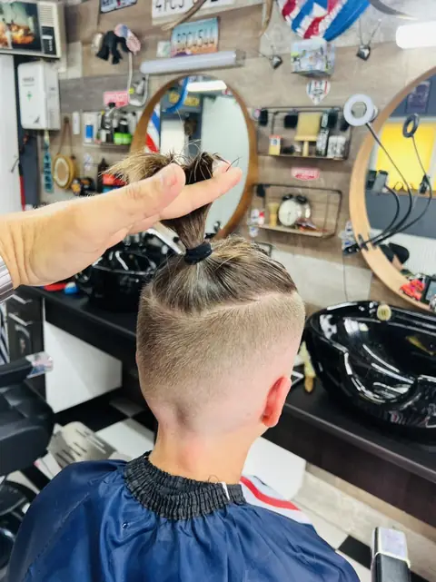 Lucrare Five Stars Barbershop Gherla — fotografie 86