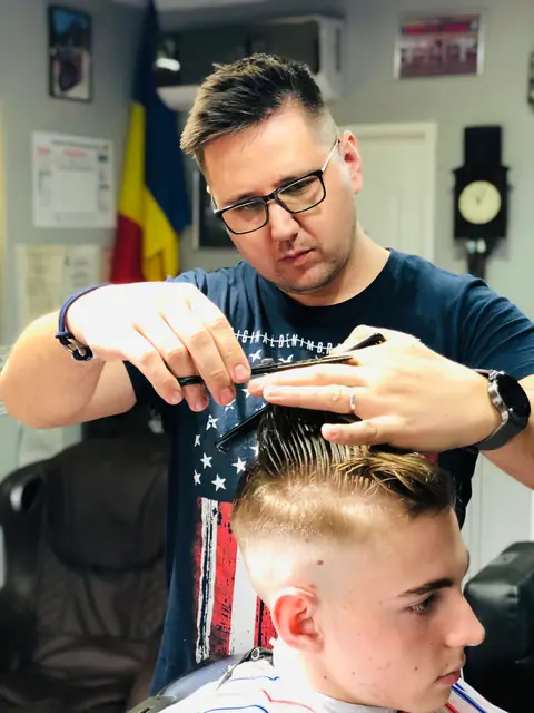 Lucrare Five Stars Barbershop Gherla — fotografie 201